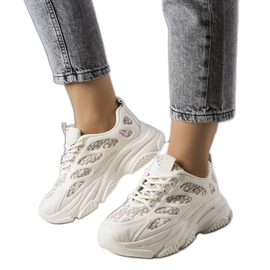 Beige sneakers dekoreret med Kara print