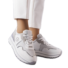 BM Hvide sneakers med glitterindlæg fra Léves