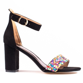 Elegante sorte sandaler med perler fra Shelovet