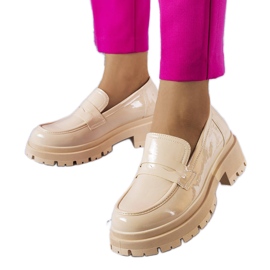 Beige lakerede pumps fra Phaneuf