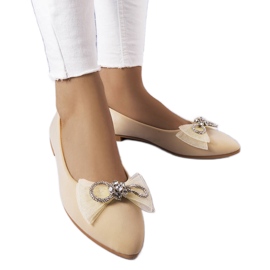 Beige ballerinaer med sløjfe og rhinsten fra LaGarde