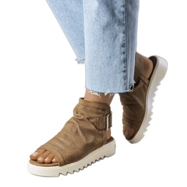 PA1 Brune gennembrudte sandaler fra Beulah beige
