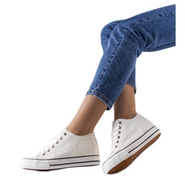 BM Hvide low wedge sneakers fra Garceau