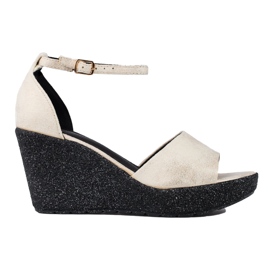 Shelovet beige sandaler med høj kile til kvinder