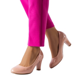 Pink pumps i patentlæder fra Burkett lyserød