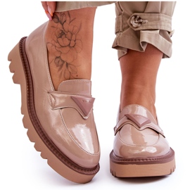 Vinceza Lakerede Dame Loafers På Platformen Med Beige Dekoration Jonett