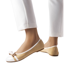 Hvide og beige ballerinaer med sløjfe fra Dufour
