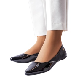 Sortlakerede elegante ballerinaer fra Valpan