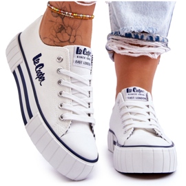 Sneakers til kvinder på platformen Lee Cooper LCW-23-31-1802L Hvid