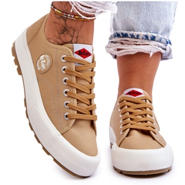 Sneakers med lav platform til kvinder Lee Cooper LCW-23-44-1655L Beige