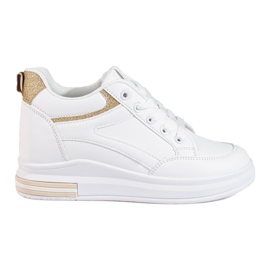 Hvide sneakers med skjult kile fra Shelovet