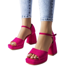 Pink sandaler med en moderigtig hæl fra Vinceza lyserød