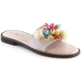 Komfortable beige flade sandaler til kvinder med perler S.Barski Kv 2775-47