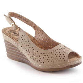 Kvinders komfortable sandaler på kilen med zirkoner beige eVento 0972