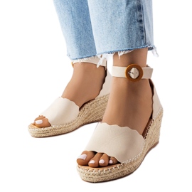 Beige kile espadriller fra Turcotte