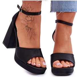 Satin sandaler på massive hæle Sort Eternity