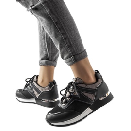 Sorte sneakers med guldelementer fra Bedord