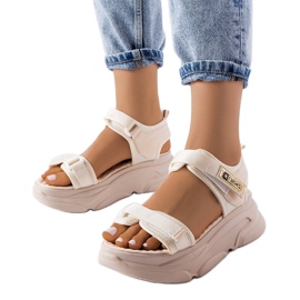 News Beige sporty platformssandaler fra Tampa