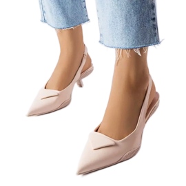 Beige sandaler med lav hæl fra Labonté