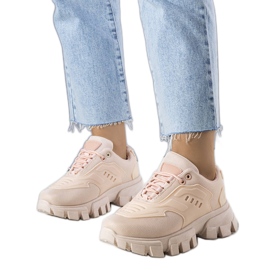 Pink sneakers på en massiv sål fra Inez lyserød