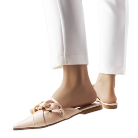 Beige elegante sandaler med kæde fra Patenaude