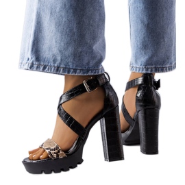 Brune sandaler med slangeprint fra Trépanier