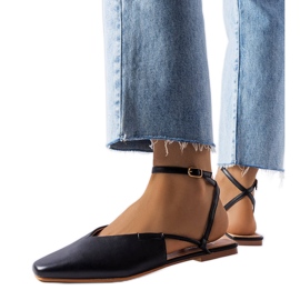 Sorte lukkede sandaler