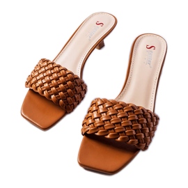 Brune sandaler med lav hæl fra Burbank