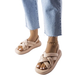 Beige platformsrutsjebaner fra Primeau