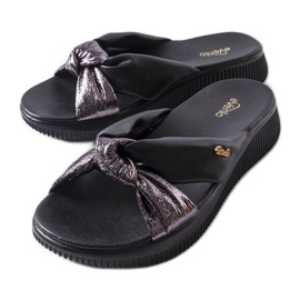 Sorte kilesandaler fra Luce