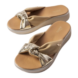Beige og guld sandaler fra Luce