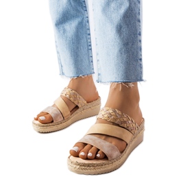 Beige kilesandaler fra Boston