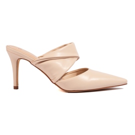 Beige sandaler med stilethæl fra Shelovet