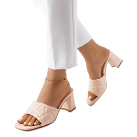 Beige sandaler med hæl fra Merley