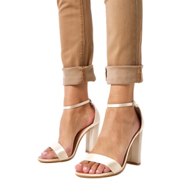 Beige højhælede sandaler fra Rive