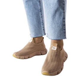 Beige slip-on sneakers fra Yellville