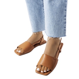 Brune sandaler med firkantet tå fra Locust