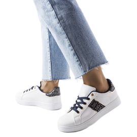 Inna Hvide sneakers med dekoreret overdel fra Sauriol