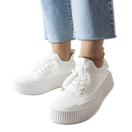 Hvide sneakers med fleksibel overdel fra Jardine