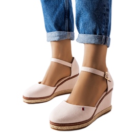 Beige kile espadriller fra Adelinda