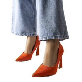 Inna Orange pumps på en asymmetrisk stilethæl fra Linda