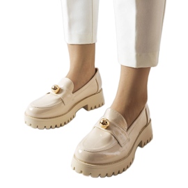 Inna Beige lakerede sko fra Stella