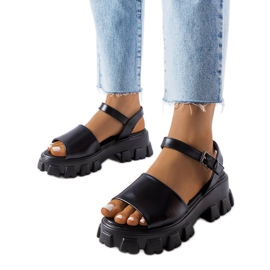 Vinceza Sorte sandaler på en massiv Vincez-sål
