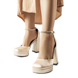 Beige højhælede pumps fra Elida