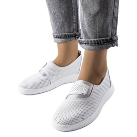 Hvide perforerede sneakers fra Ethels