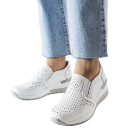 Hvide gennembrudte wedge sneakers fra Vernon