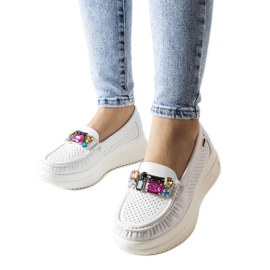 Hvide loafers med krystaller fra Gisella