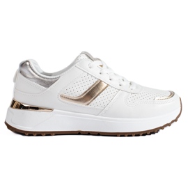 Hvide sneakers på Shelovet platformen