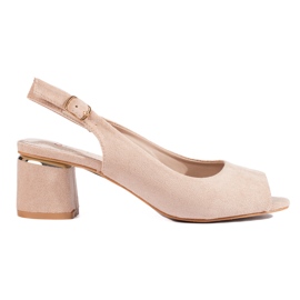 Shelovet beige sandaler med lav hæl i ruskind