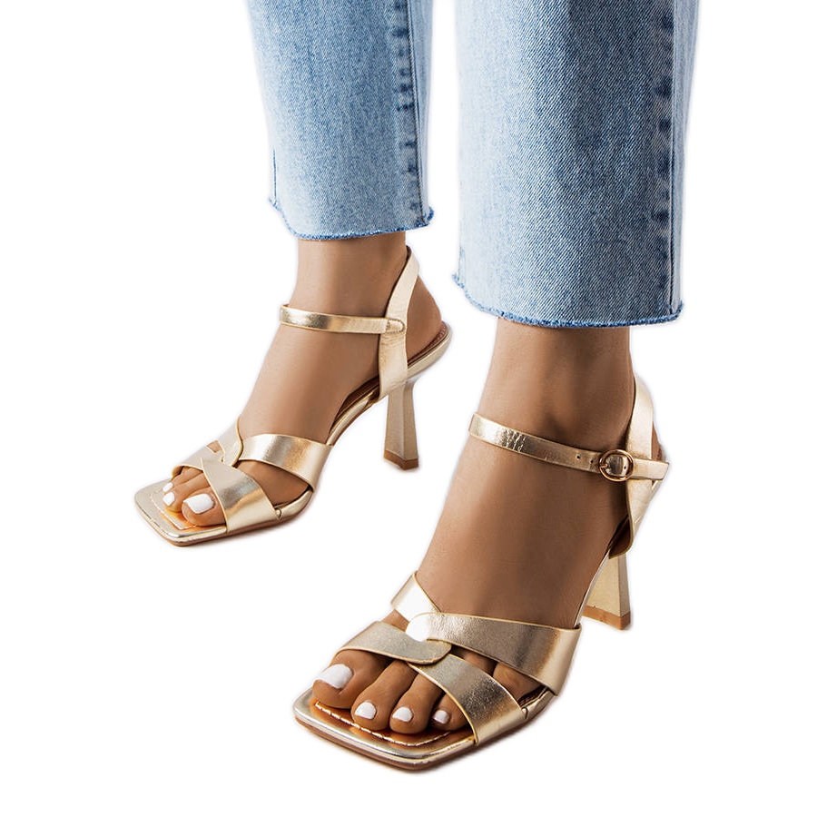 Karolina guld sandaler med høj hæl med bælte - KeeShoes